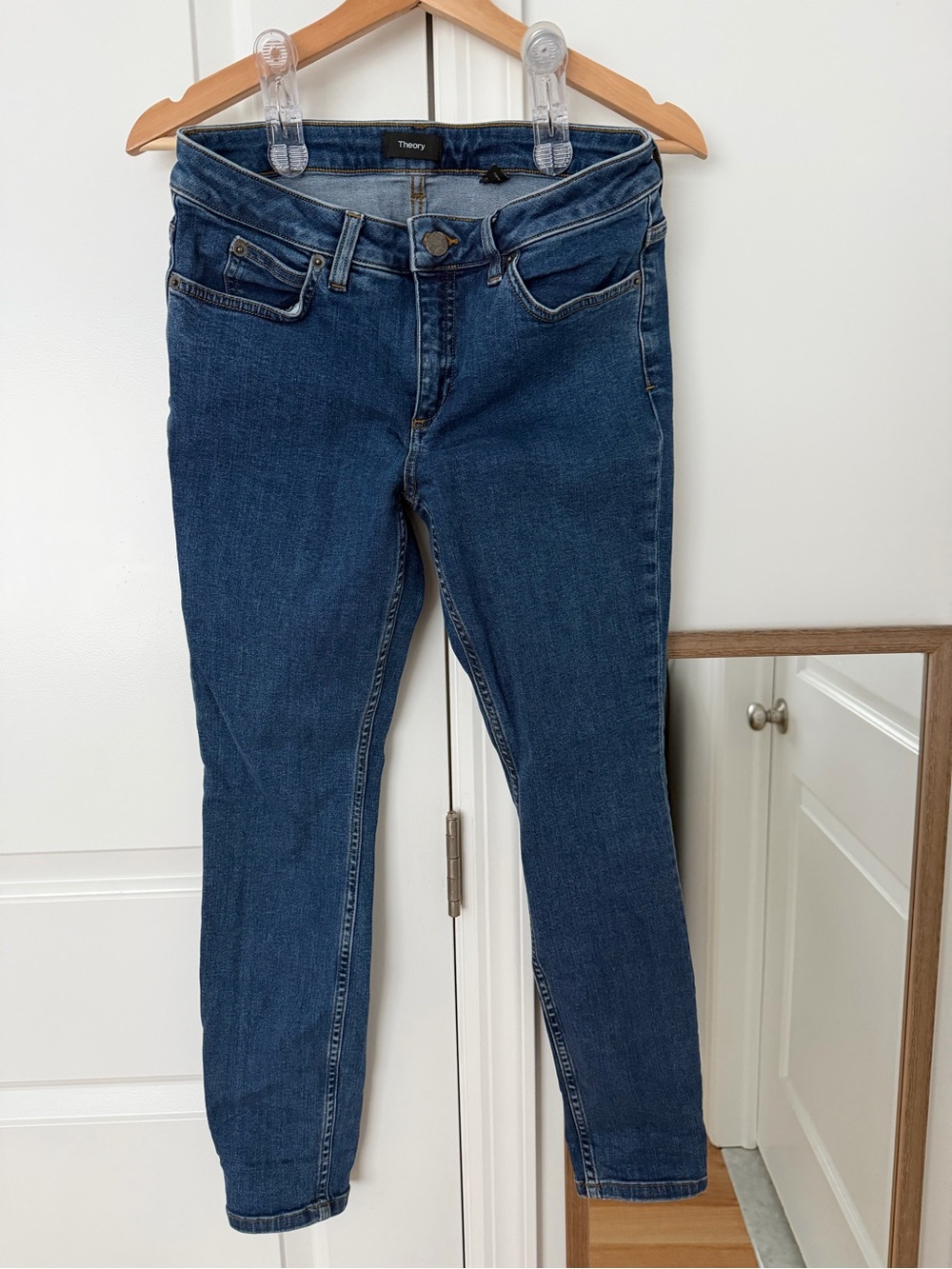Theory Raegan Relaxed Denim Jeans Size 10 Classic Blue Wash